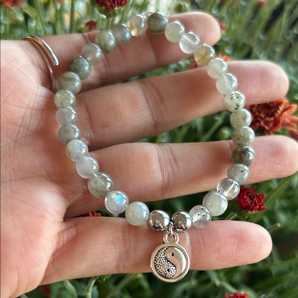 Handmade Labradorite + Hematite Beaded Bracelet with Yin Yang ☯️ Silver Charm - Picture 3 of 4